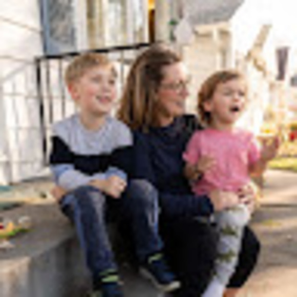 Meet your Posher, Laci - Picture 1 of 1